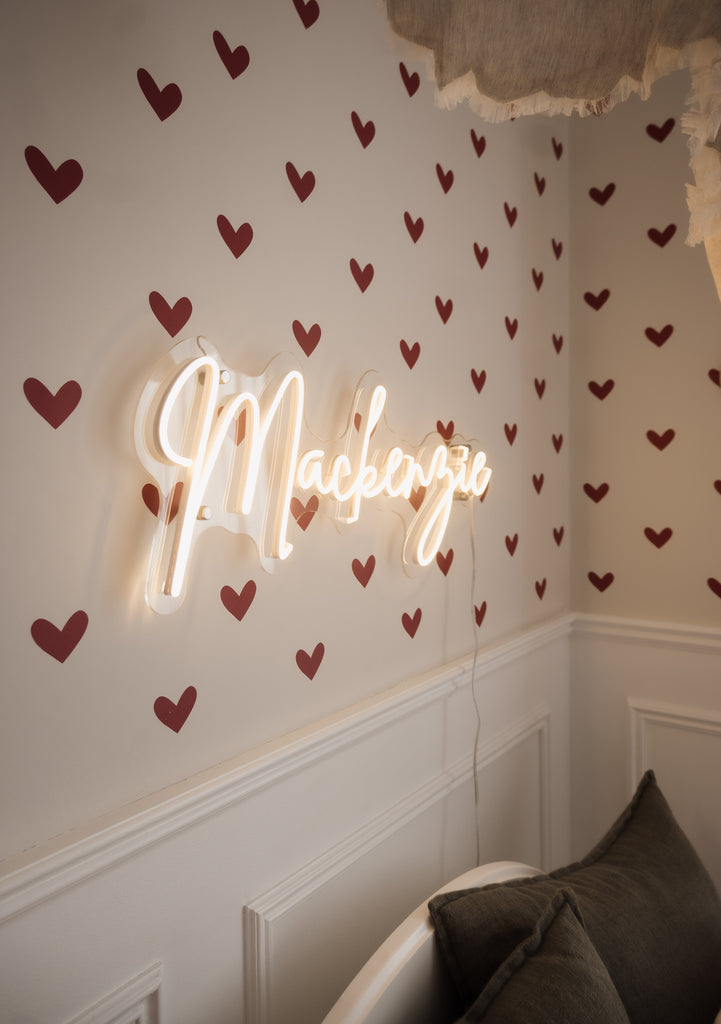 Chloe's Vintage Hearts | Full & Half Wall Wallpaper Wallpaper Blond + Noir 