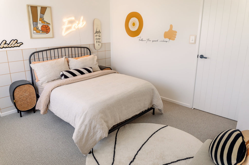 Grid | Full & Half Wall Wallpaper Wallpaper Blond + Noir 