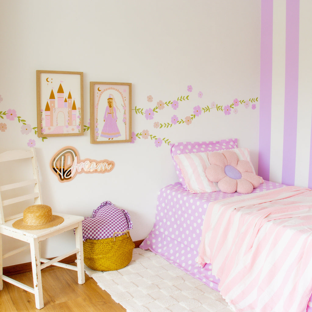 Meadow Florals Wall Frame | Wall Decals Wall Decals Blond + Noir 