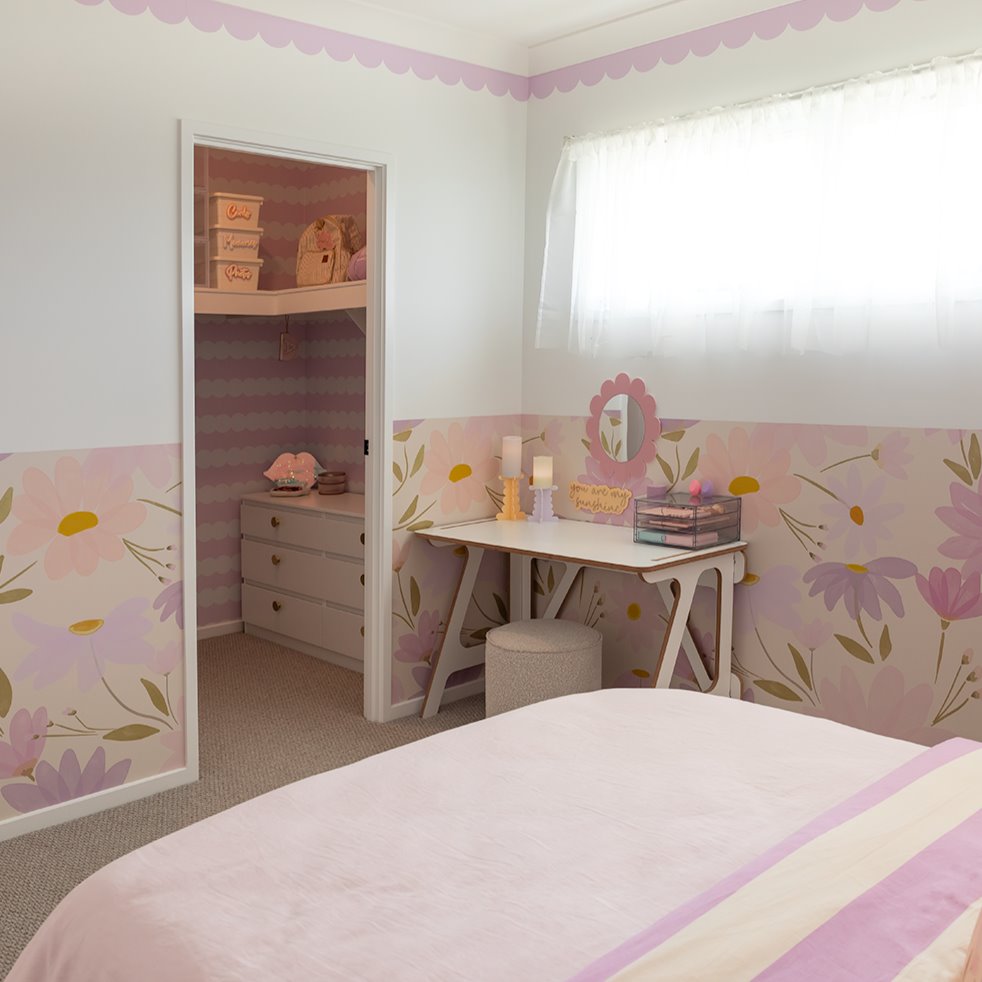 Bubble Pearl Stripes | Full & Half Wall Wallpaper Wallpaper Blond + Noir 